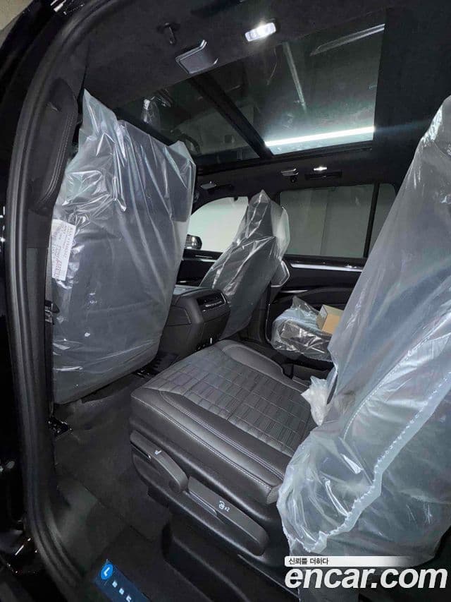 Cadillac Escalade 2026 — ფოტო 8/10