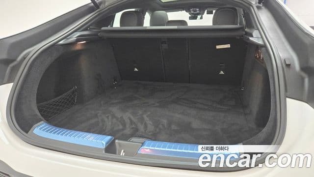 Mercedes-Benz GLE-Class 2025 — Photo 17/18