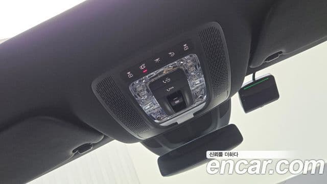 Mercedes-Benz GLE-Class 2025 — Photo 16/18