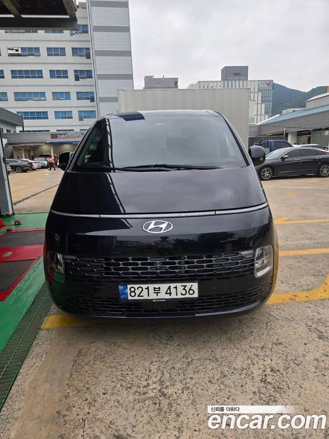Hyundai Staria 2023 — ფოტო 15/15