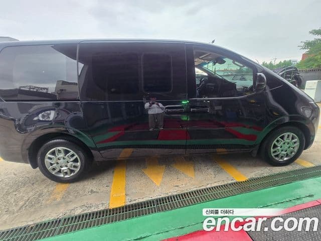 Hyundai Staria 2023 — ფოტო 12/15