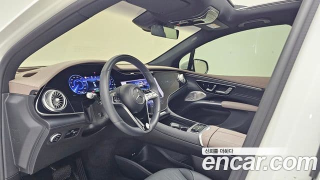 Mercedes-Benz EQS SUV 2024 — ფოტო 16/18