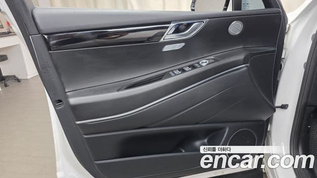 Genesis GV80 2022 — Photo 29/33