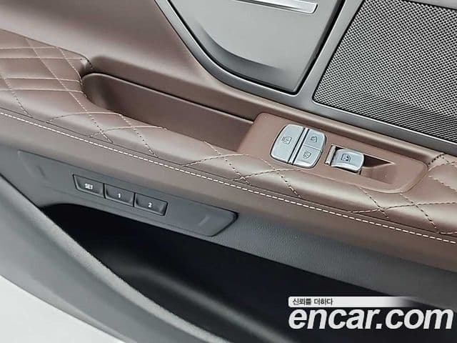 BMW 7 Series 2020 — ფოტო 17/20