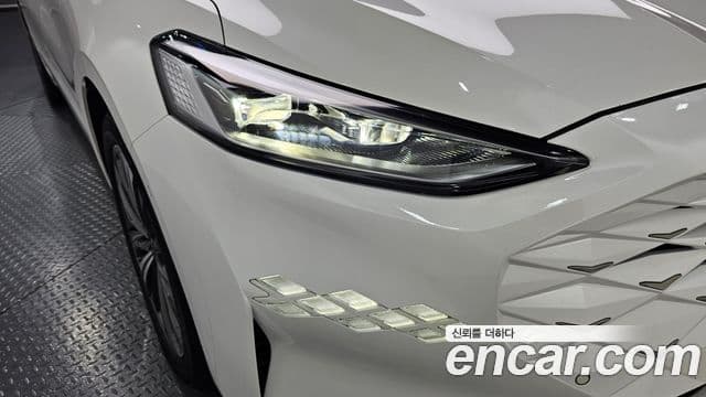 Kia K8 2023 — Photo 7/31