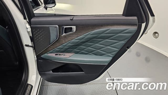Kia K8 2023 — Photo 16/31