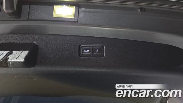Genesis GV70 2024 — ფოტო 16/20