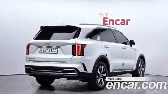 Kia Sorento 2023 — ფოტო 2/20