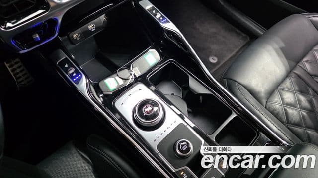 Kia Sorento 2023 — ფოტო 9/20