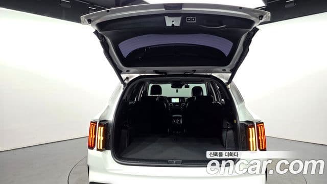 Kia Sorento 2023 — ფოტო 16/20