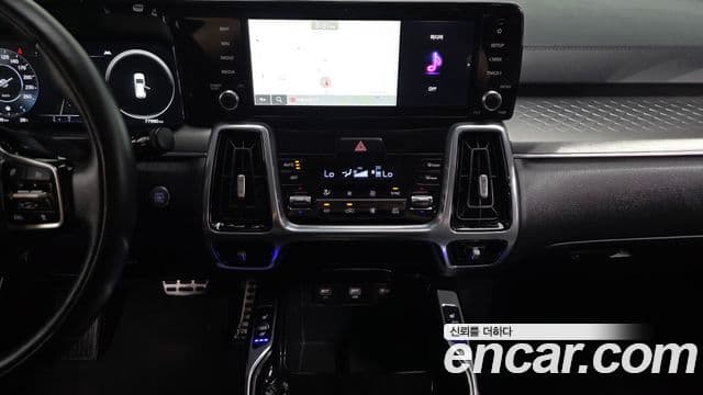 Kia Sorento 2023 — Photo 22/33