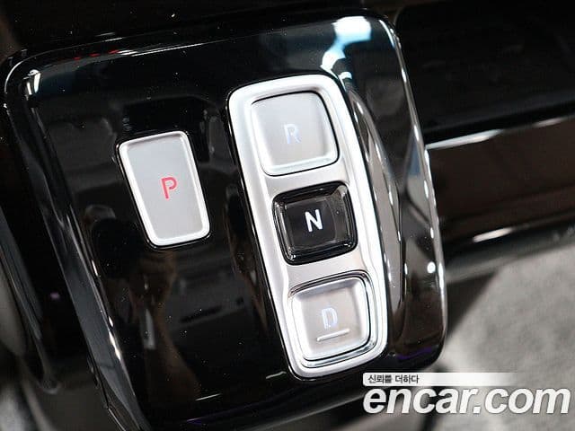 Hyundai Staria 2025 — Şəkil 8/20