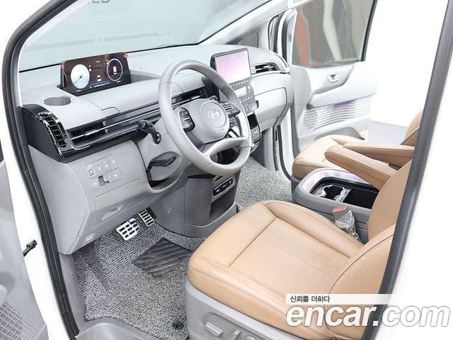 Hyundai Staria 2025 — Şəkil 17/20
