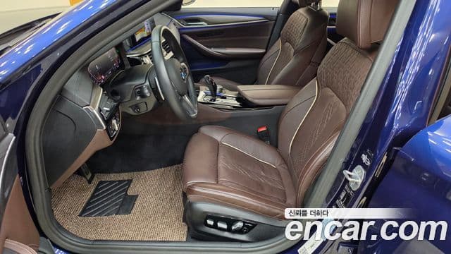 BMW 5 Series 2020 — ფოტო 12/20