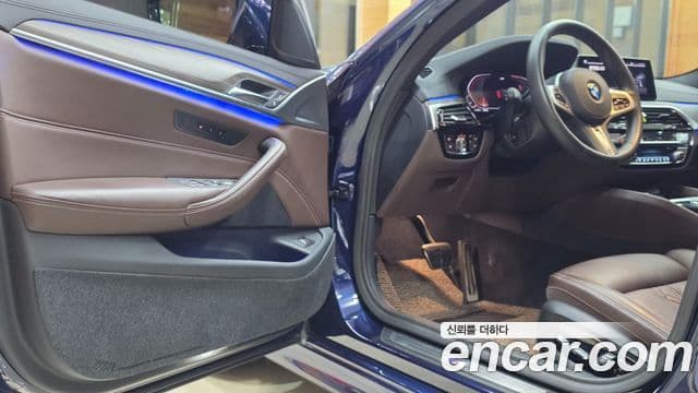 BMW 5 Series 2020 — ფოტო 14/20
