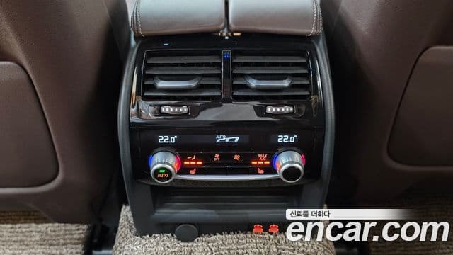 BMW 5 Series 2020 — ფოტო 17/20