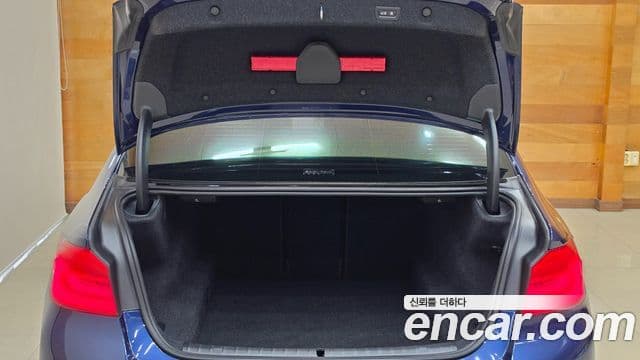 BMW 5 Series 2020 — ფოტო 20/20