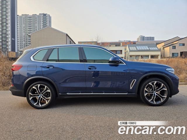 BMW X5 2021 — ფოტო 5/18