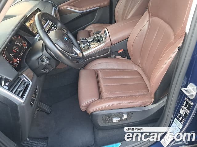 BMW X5 2021 — ფოტო 13/18
