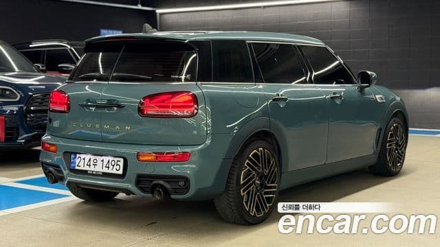 Mini Cooper S Clubman 2024 — Фото 1/20