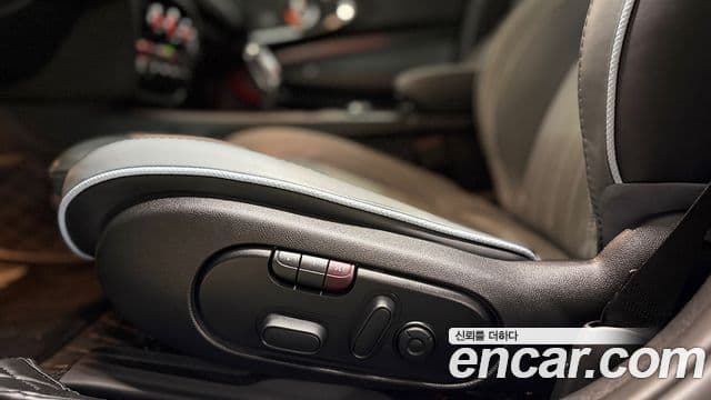 Mini Cooper S Clubman 2024 — Фото 9/20