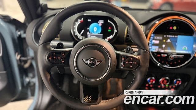 Mini Cooper S Clubman 2024 — Фото 19/20