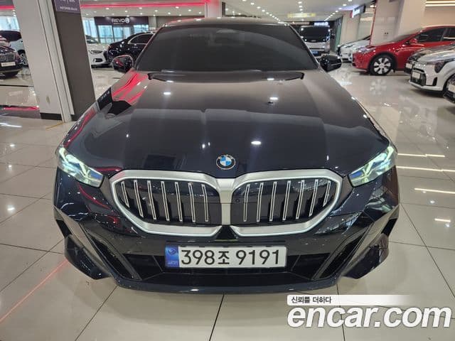 BMW 5 Series 2025 — Şəkil 2/16