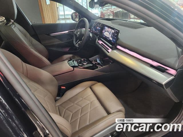 BMW 5 Series 2025 — Şəkil 13/16