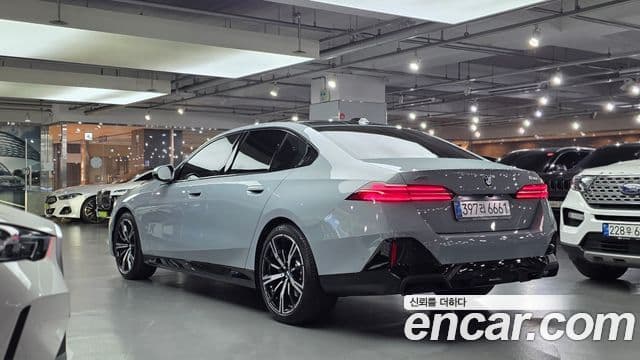 BMW 5 Series 2025 — Photo 6/12