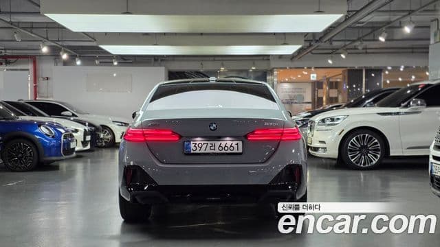 BMW 5 Series 2025 — Photo 10/12