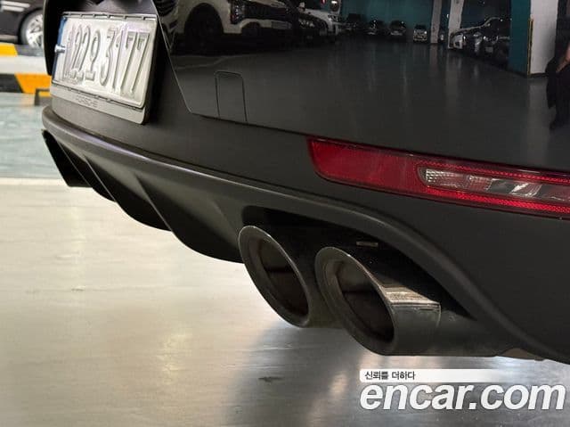 Porsche Macan 2021 — ფოტო 5/20