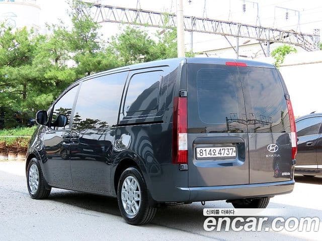 Hyundai Staria 2022 — Фото 2/19