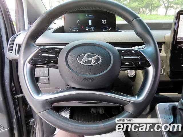 Hyundai Staria 2022 — Фото 6/19