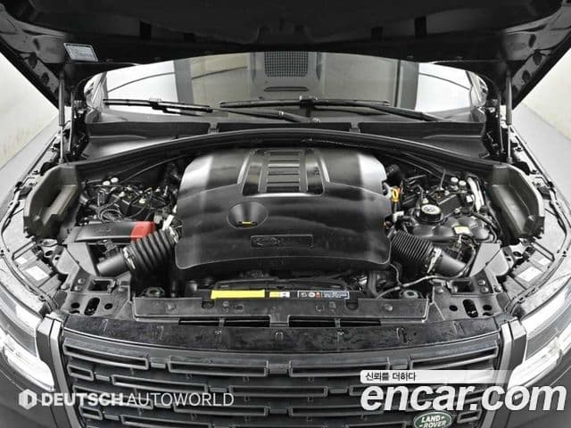 Land Rover Range Rover Velar 2025 — Photo 13/20