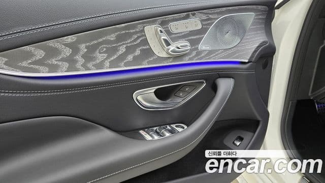 Mercedes-Benz AMG GT 2025 — ფოტო 14/17