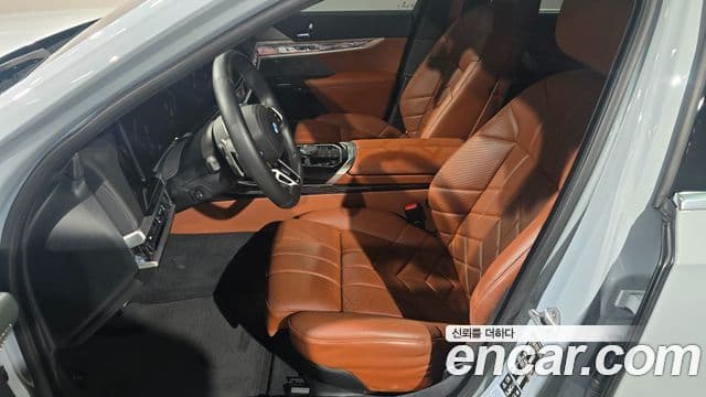 BMW 7 Series 2025 — ფოტო 8/20