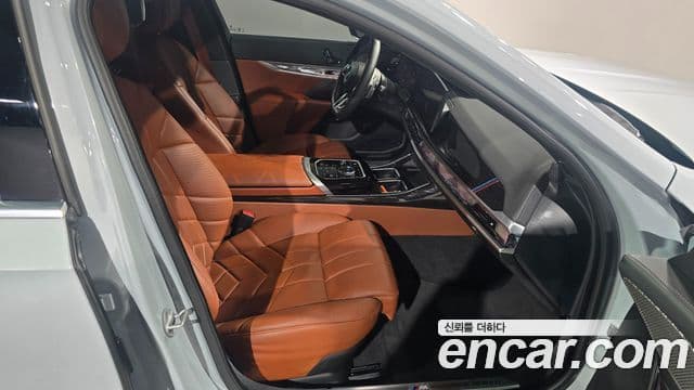 BMW 7 Series 2025 — ფოტო 18/20