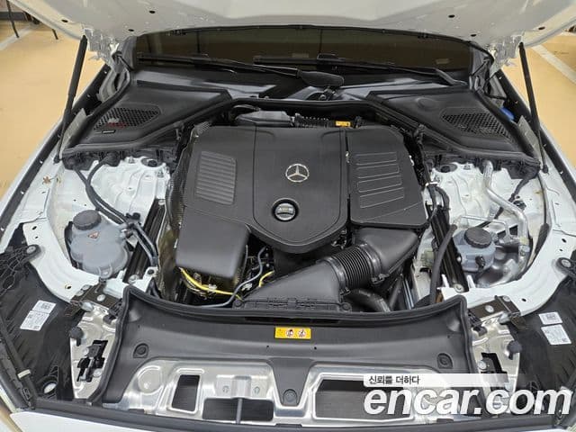 Mercedes-Benz E-Class 2025 — ფოტო 6/20