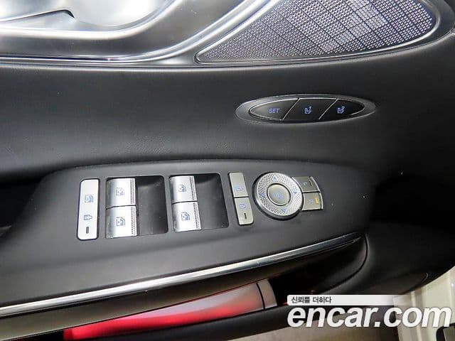 Genesis GV70 2022 — ფოტო 13/20