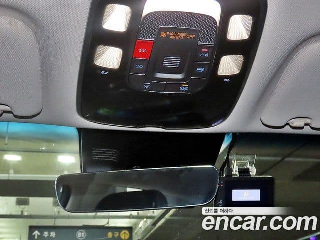 Genesis GV70 2022 — ფოტო 16/20