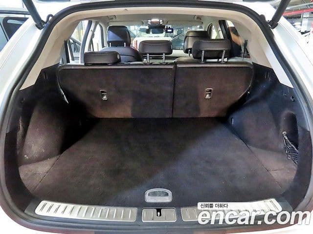 Genesis GV70 2022 — ფოტო 17/20