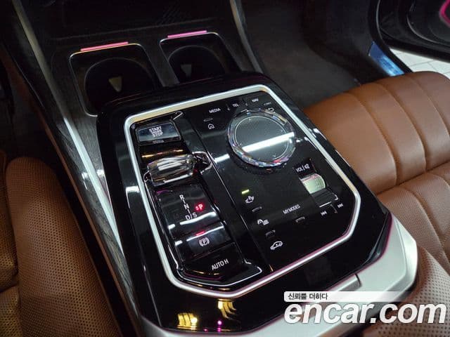 BMW 7 Series 2023 — Photo 6/18