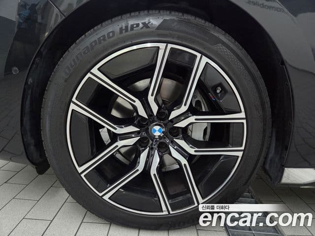 BMW 7 Series 2023 — Photo 14/18