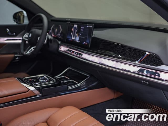 BMW 7 Series 2025 — ფოტო 14/20