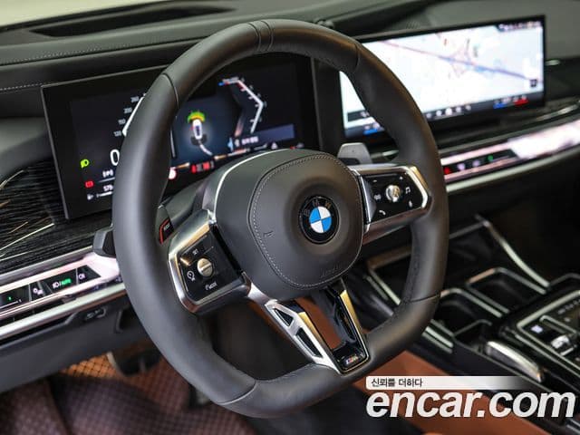 BMW 7 Series 2025 — ფოტო 16/20