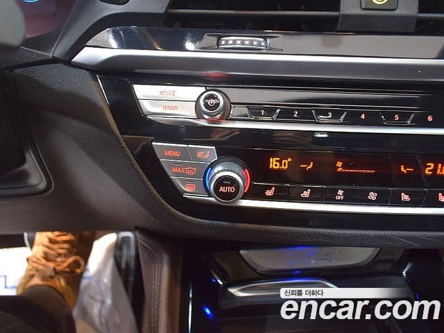 BMW X4 2021 — ფოტო 16/20