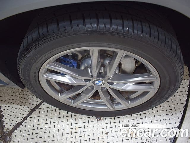 BMW X4 2021 — ფოტო 19/20