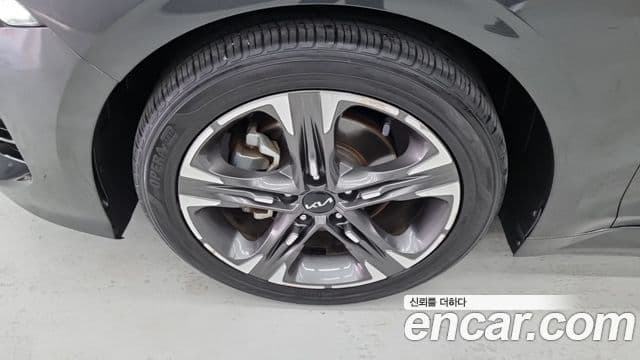 Kia K5 2023 — Şəkil 5/18