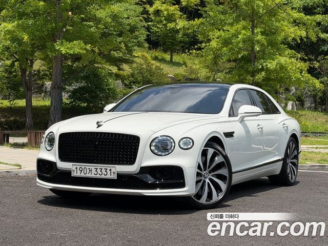 Bentley Flying Spur 2023 — Фото 18/18