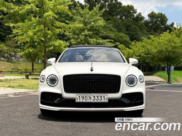 Bentley Flying Spur 2023 — Фото 2/18